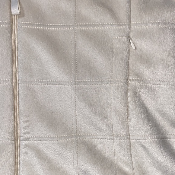 British Khaki Vest Thick and Super Soft Cream Color - Picture 3 of 7